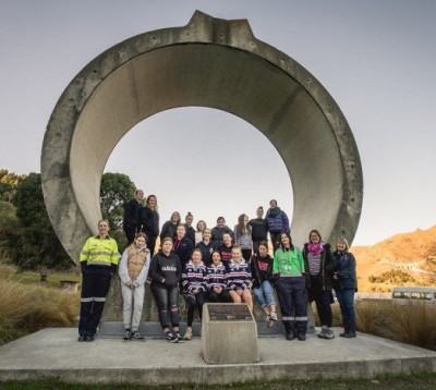 Girls in Hi Vis 2019 Benmore ResizedImageWzcwMCw0Njhd v2